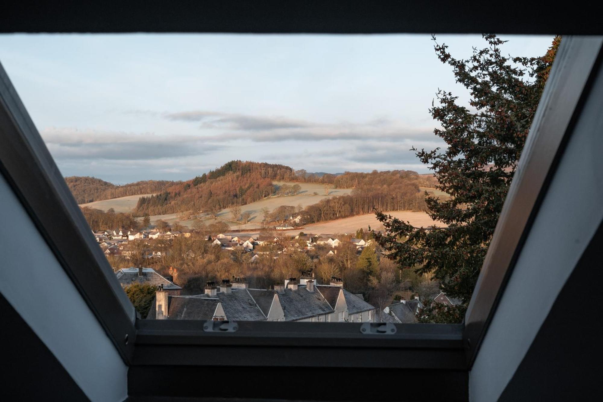 The Church Tower Crieff Extérieur photo